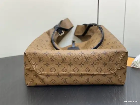 First bag ru Atlantis LOUIS VUITTON GM 0530